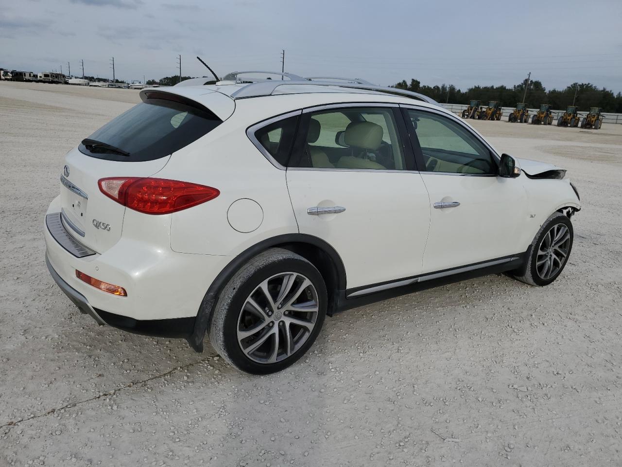 Obraz 3 z 2017 INFINITI QX50  2017 z VIN JN1BJ0RP6HM390387