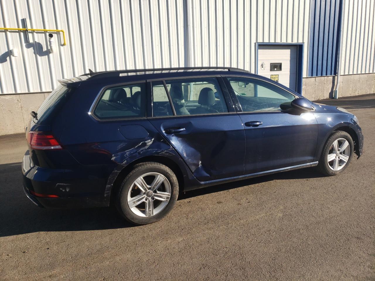 Obraz 3 z 2018 VOLKSWAGEN GOLF SPORTWAGEN S 2018 z VIN 3VWD17AU3JM755857