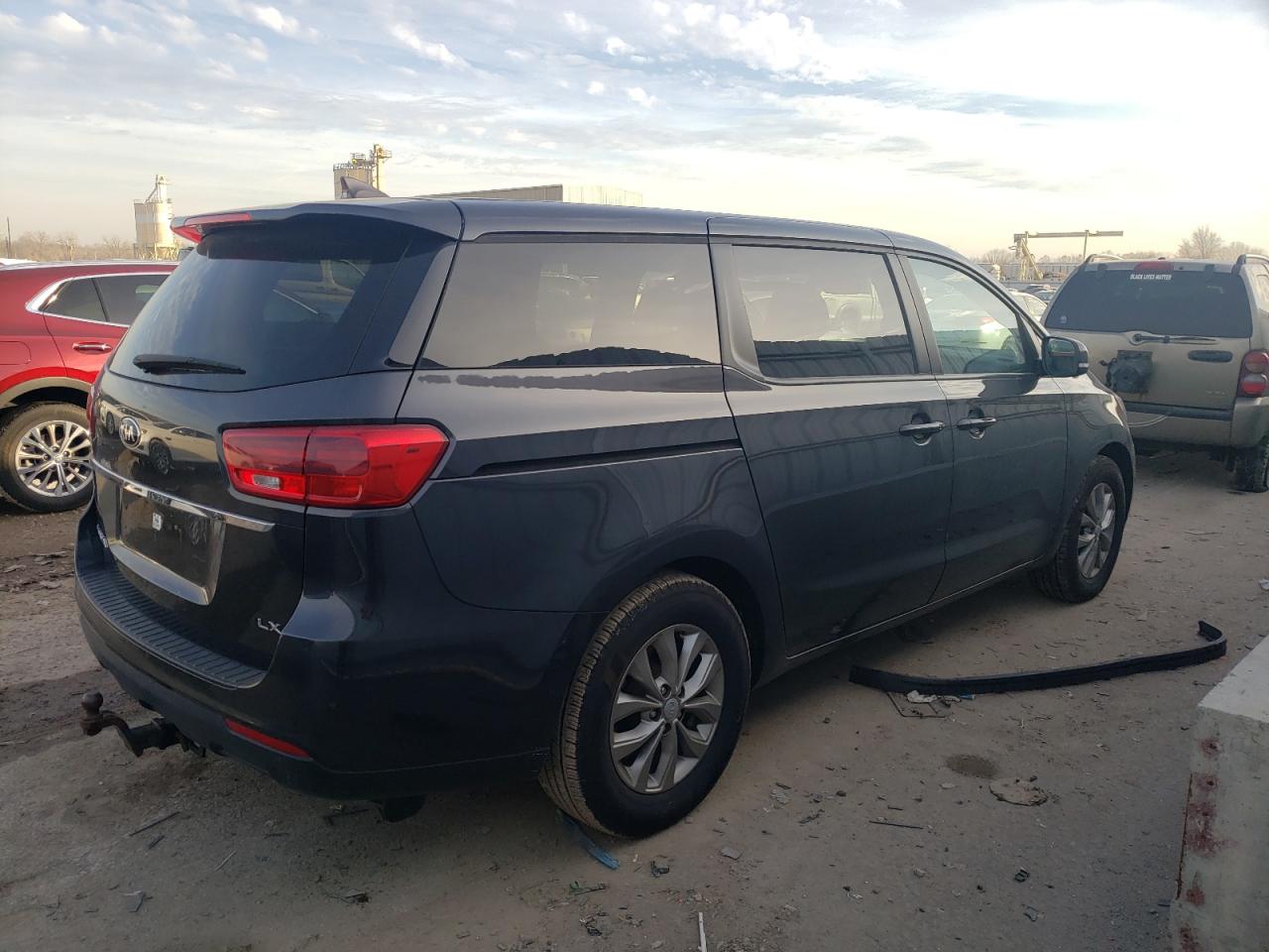 Image 3 of 2020 KIA SEDONA LX 2020 with VIN KNDMB5C17L6605857
