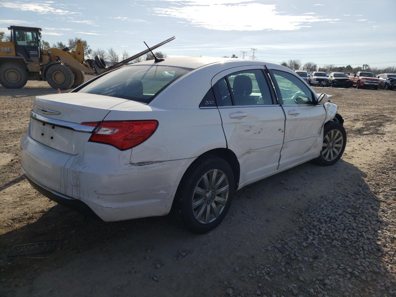 Изображение 3 2014 CHRYSLER 200 TOURING 2014 с VIN 1C3CCBBG1EN232180
