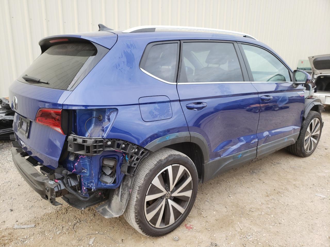 Image 3 of 2022 VOLKSWAGEN TAOS SE 2022 with VIN 3VVTX7B24NM085043