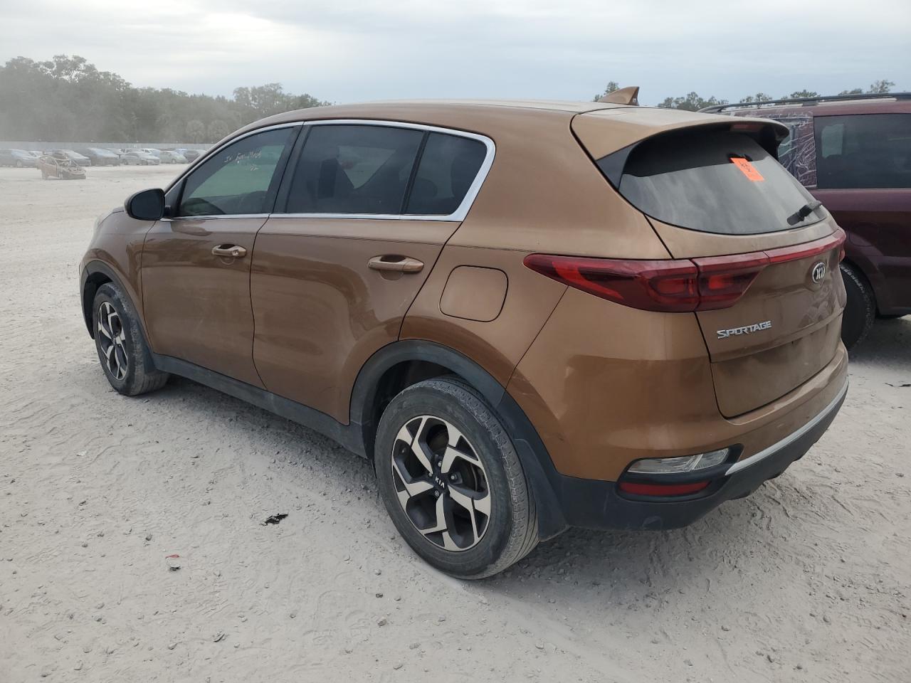 Изображение 2 2021 KIA SPORTAGE LX 2021 с VIN KNDPM3AC1M7845000