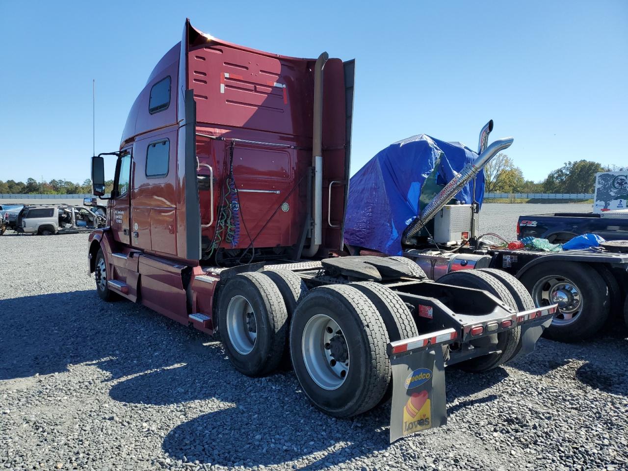 Image 3 of 2015 VOLVO VN VNL 2015 with VIN 4V4NC9EH1FN915679