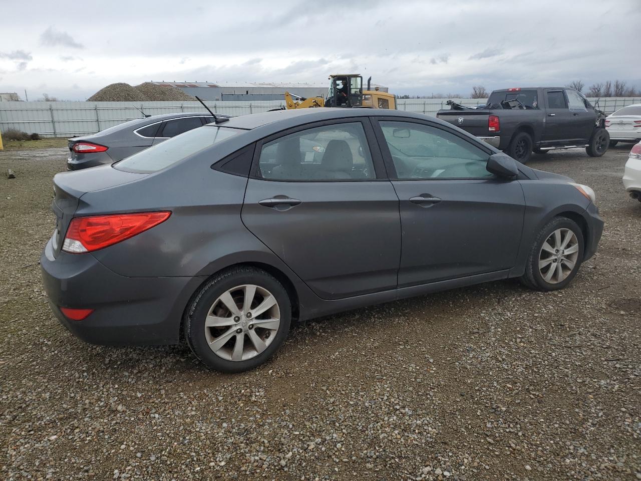 Obraz 3 z 2013 HYUNDAI ACCENT GLS 2013 z VIN KMHCU4AE5DU284920