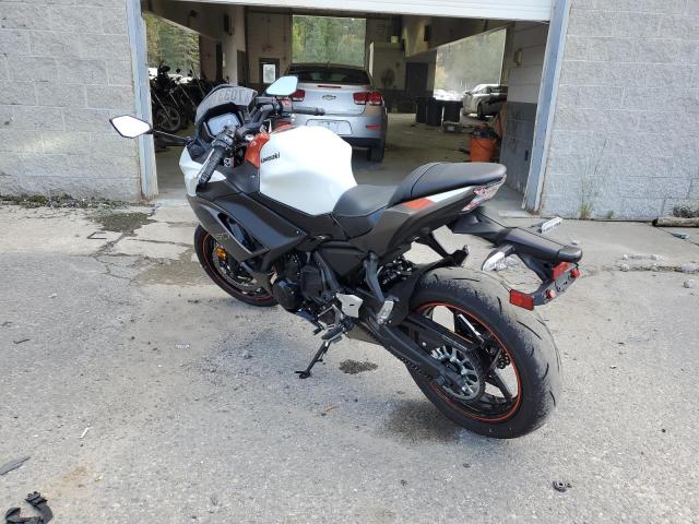 Image 3 of 2023 KAWASAKI EX650 R 2023 with VIN ML5EXER13PDA95535