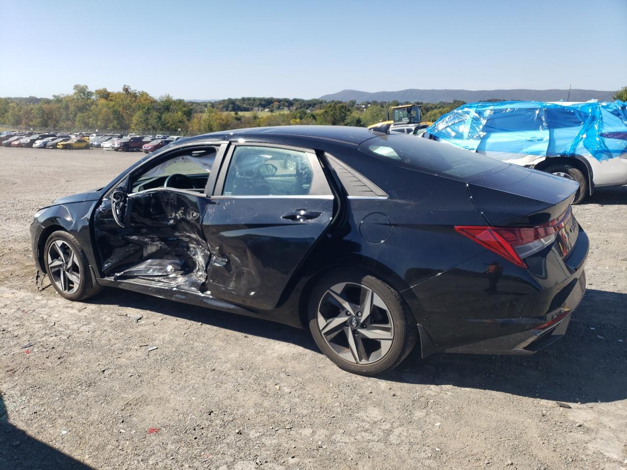 Image 2 of 2022 HYUNDAI ELANTRA LIMITED 2022 with VIN KMHLP4AGXNU253205