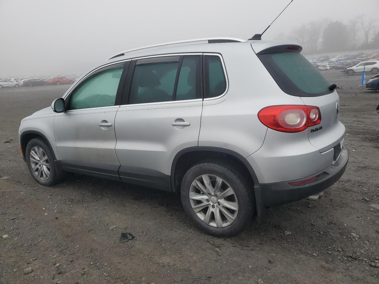 Image 2 of 2009 VOLKSWAGEN TIGUAN S 2009 with VIN WVGAV75N89W500075
