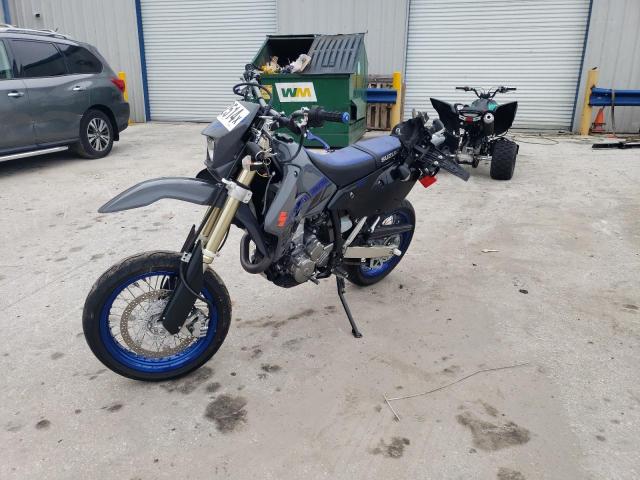 Obraz 2 z 2020 SUZUKI DR-Z400 SM 2020 z VIN JS1SK44A2L7102015