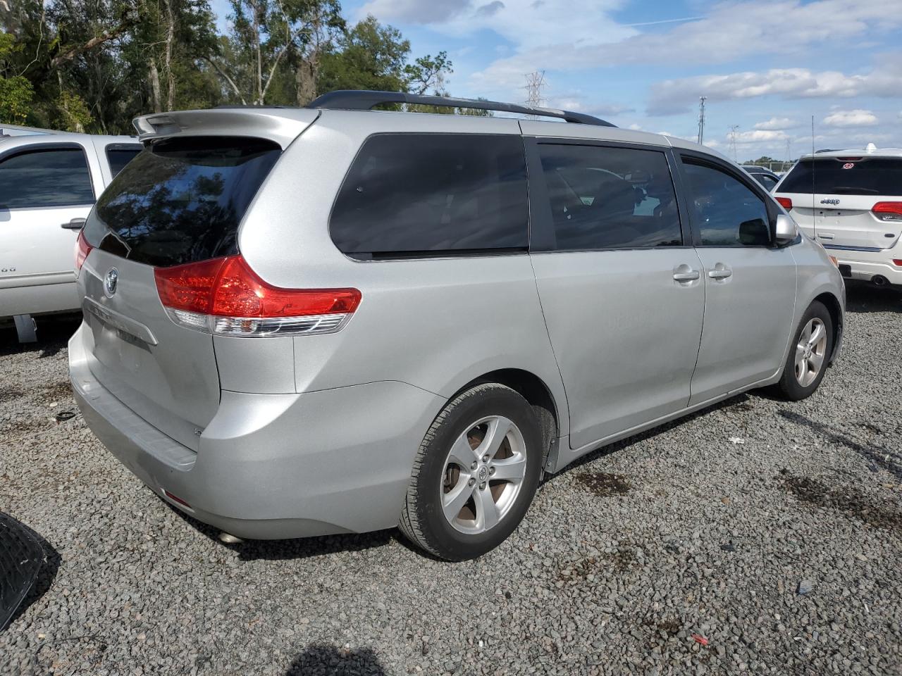 Image 3 of 2013 TOYOTA SIENNA LE 2013 with VIN 5TDKK3DC0DS351664