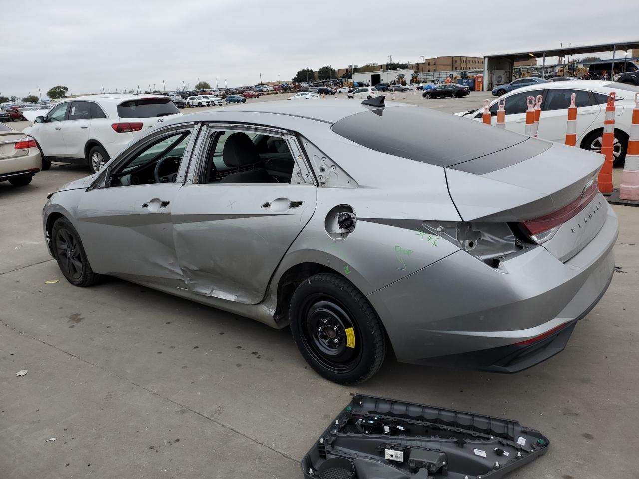 Obraz 2 z 2021 HYUNDAI ELANTRA SEL 2021 z VIN 5NPLS4AG5MH039556