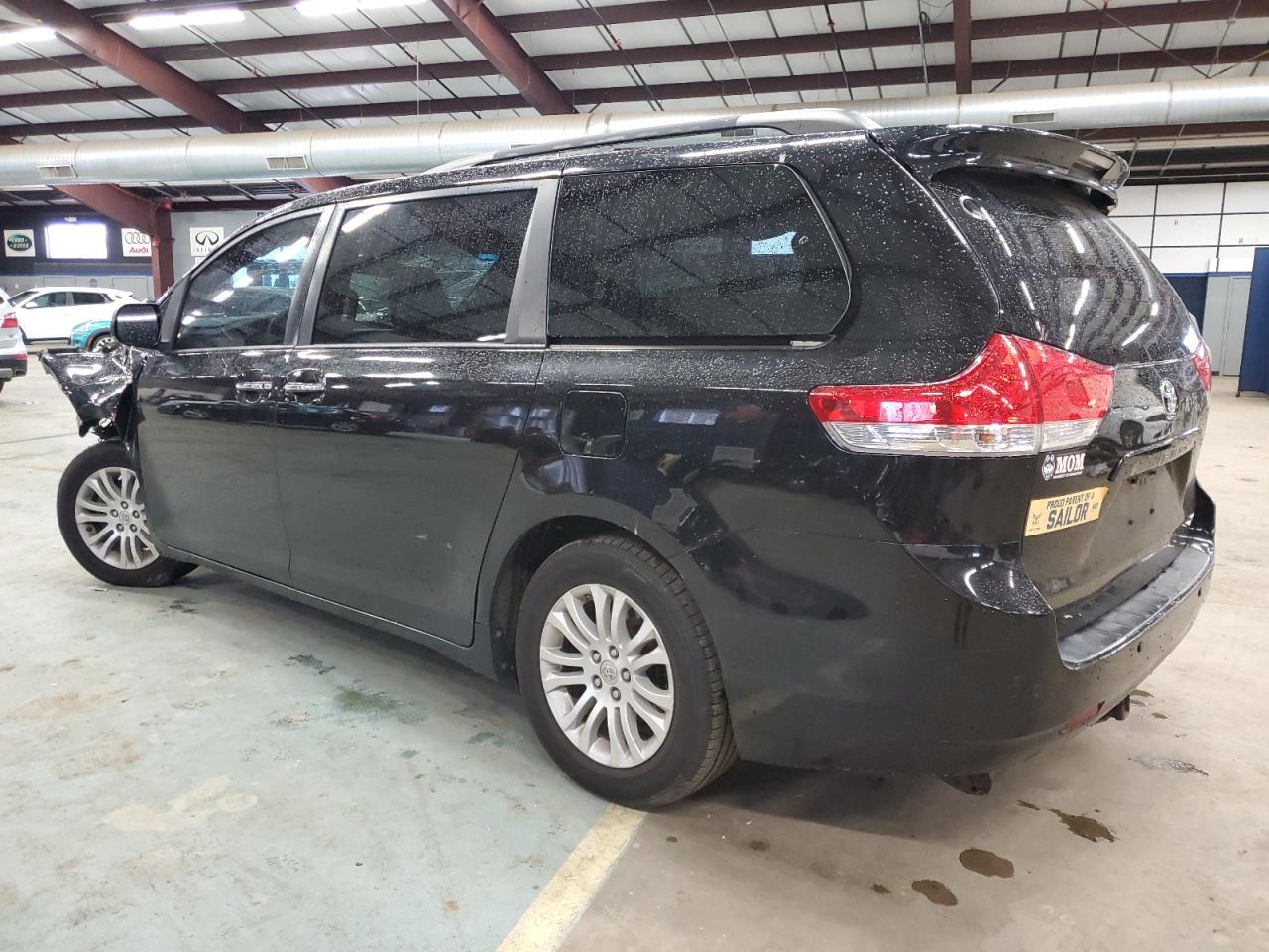 Image 2 of 2013 TOYOTA SIENNA XLE 2013 with VIN 5TDYK3DC0DS328928