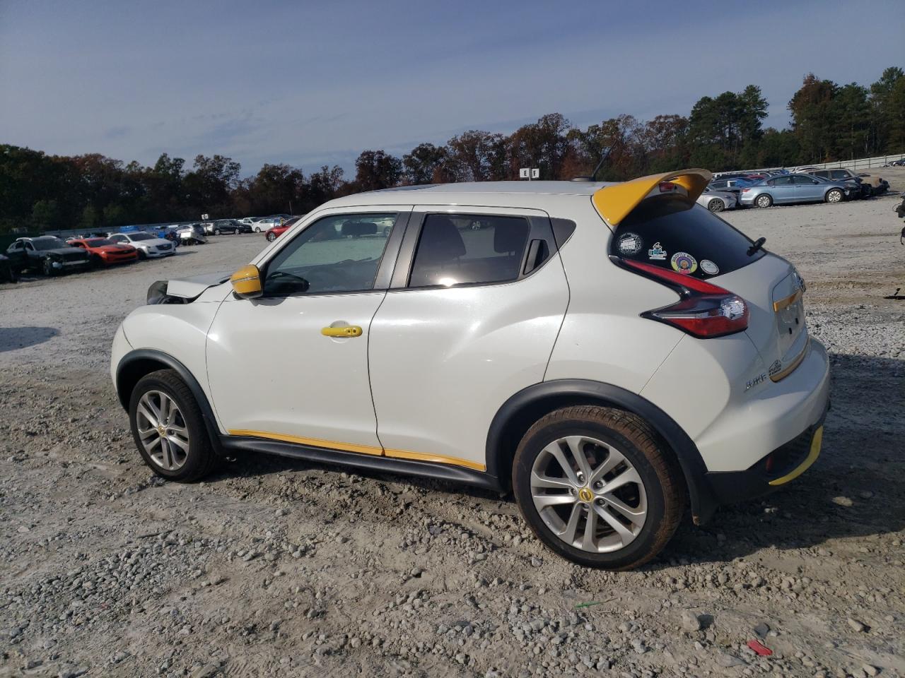 Image 2 of Nissan Juke S 2015 with VIN JN8AF5MV2FT558482