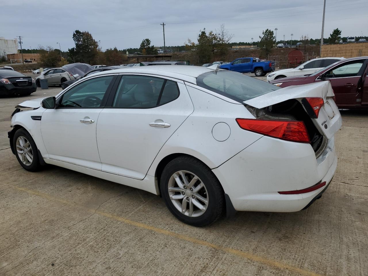 Obraz 2 z 2013 KIA OPTIMA LX 2013 z VIN 5XXGM4A74DG258208
