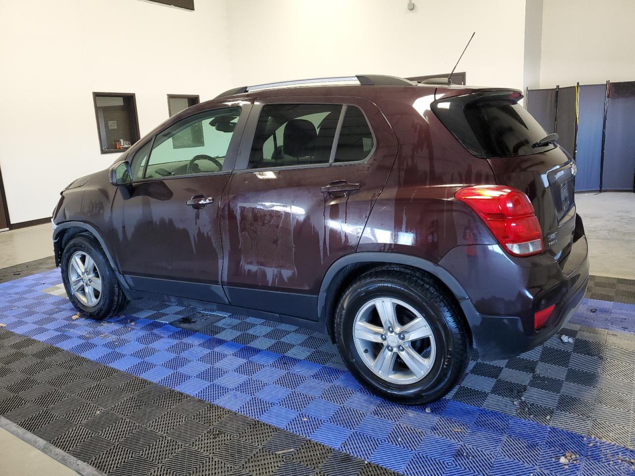 Obraz 2 z 2021 CHEVROLET TRAX 1LT 2021 z VIN KL7CJLSM5MB368726