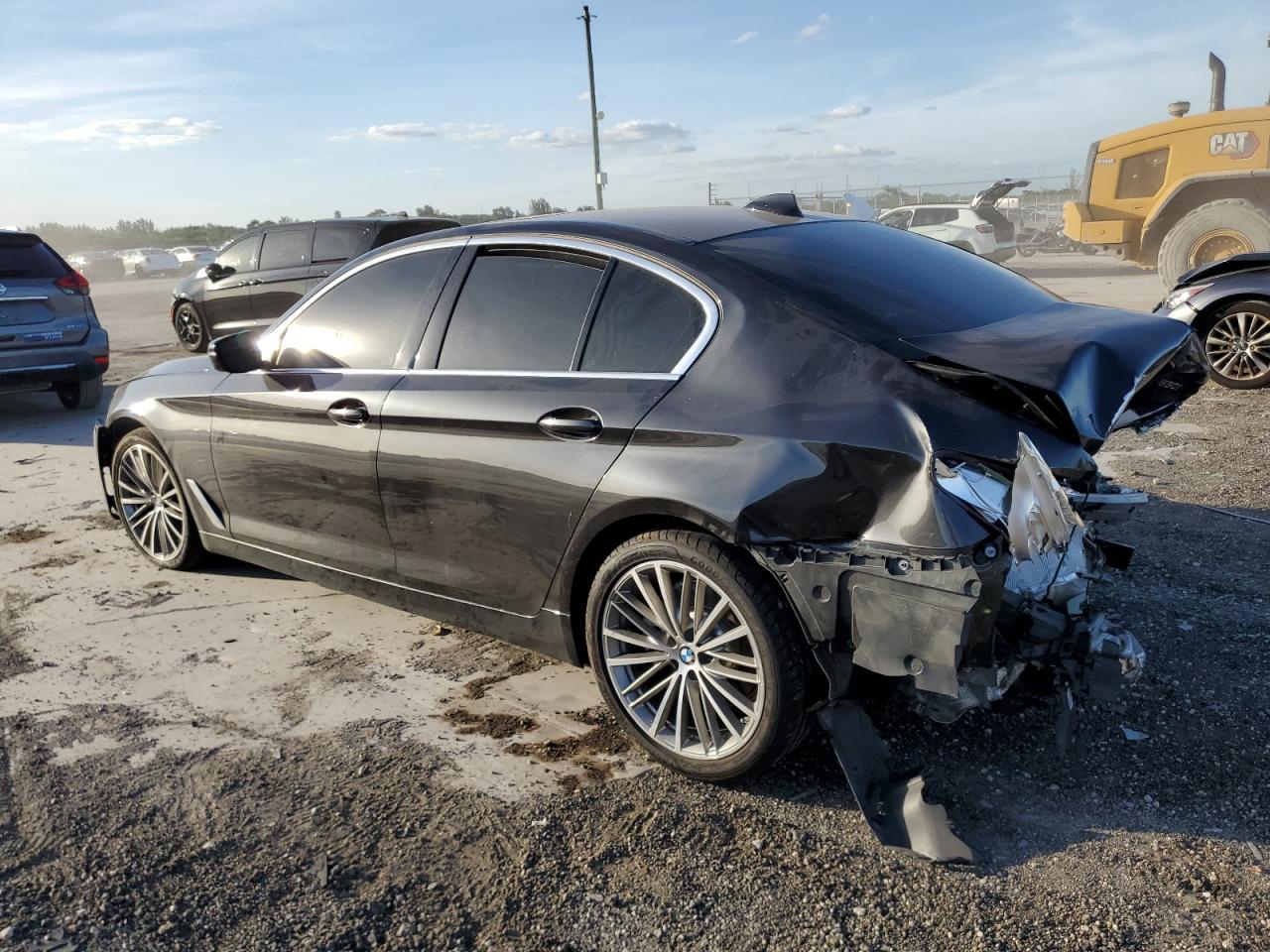 Obraz 2 z 2019 BMW 530 I 2019 z VIN WBAJA5C55KWW49201