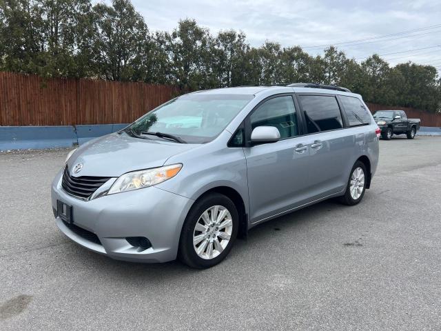 Obraz 2 z 2011 TOYOTA SIENNA LE 2011 z VIN 5TDJK3DCXBS013973