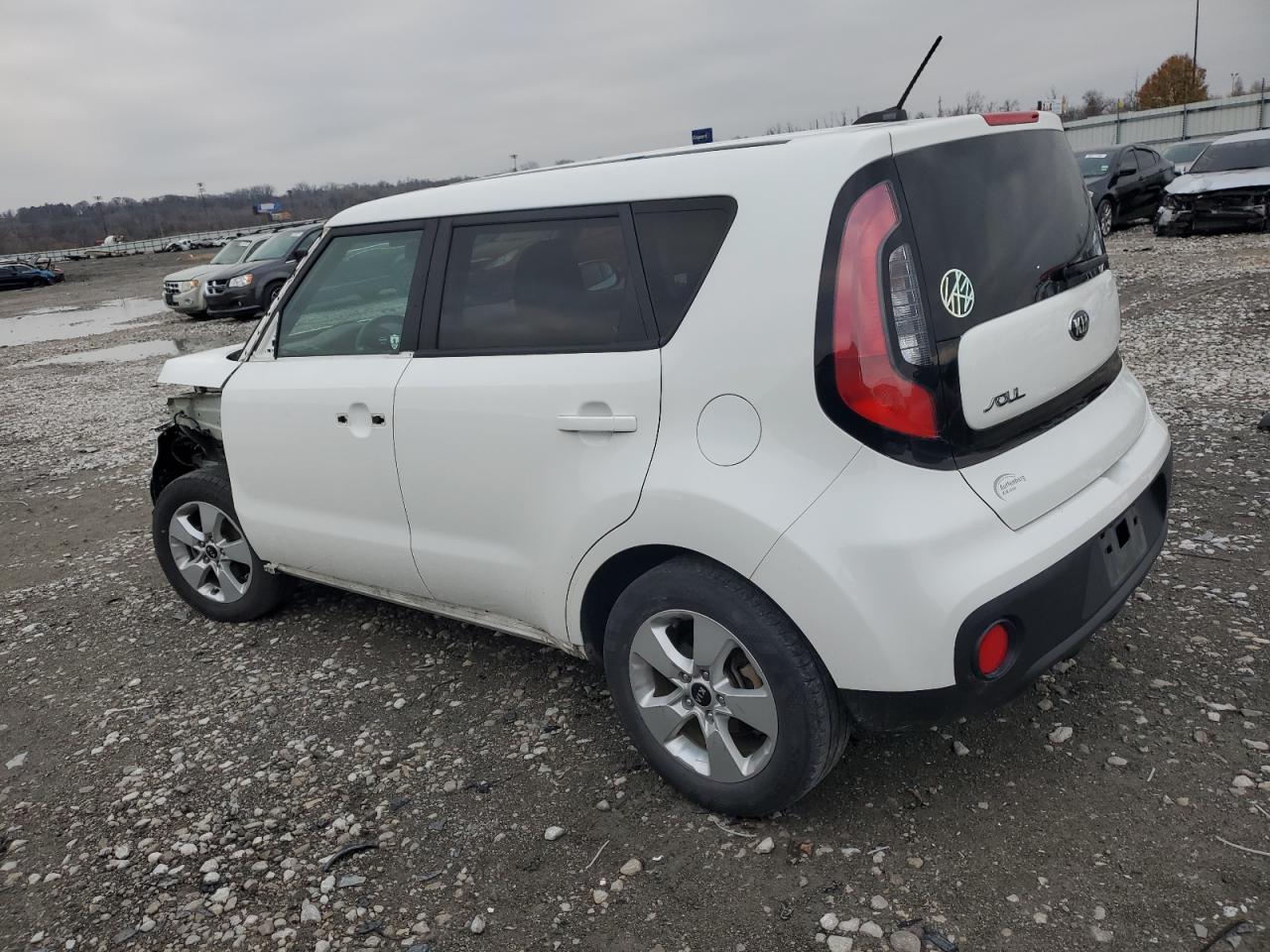 Изображение 2 2018 KIA SOUL  2018 с VIN KNDJN2A23J7605463