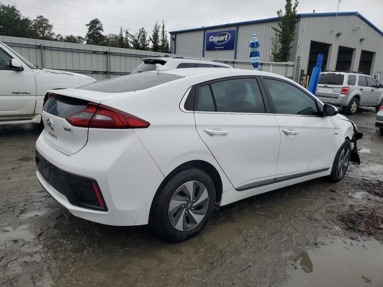 Image 3 of 2019 HYUNDAI IONIQ SEL 2019 with VIN KMHC75LC8KU105999
