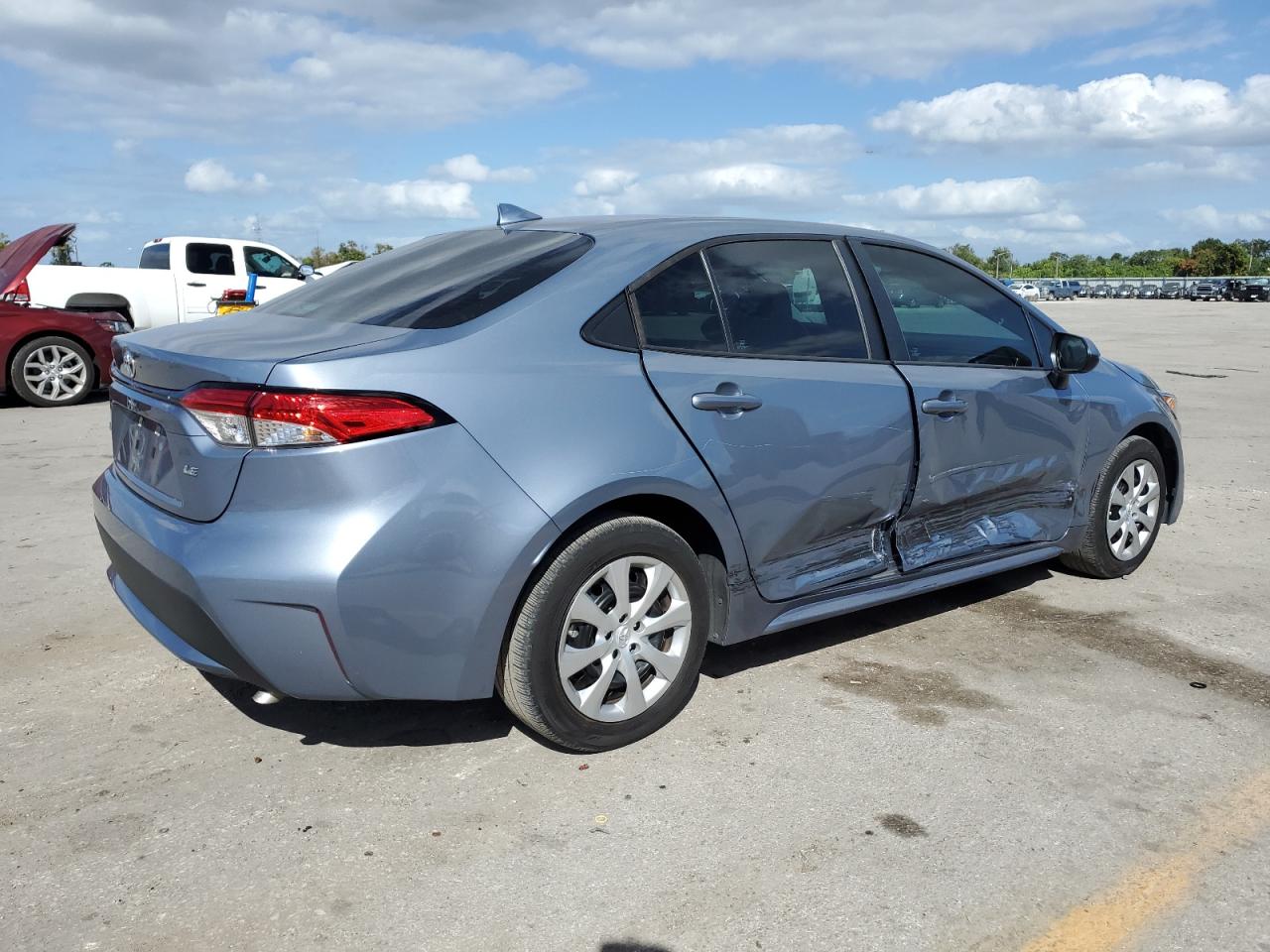 Изображение 3 2022 TOYOTA COROLLA LE 2022 с VIN 5YFEPMAE2NP302664