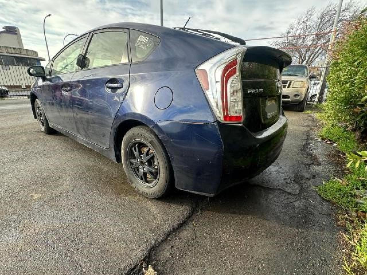 Obraz 3 z 2015 TOYOTA PRIUS  2015 z VIN JTDKN3DU6F1966493