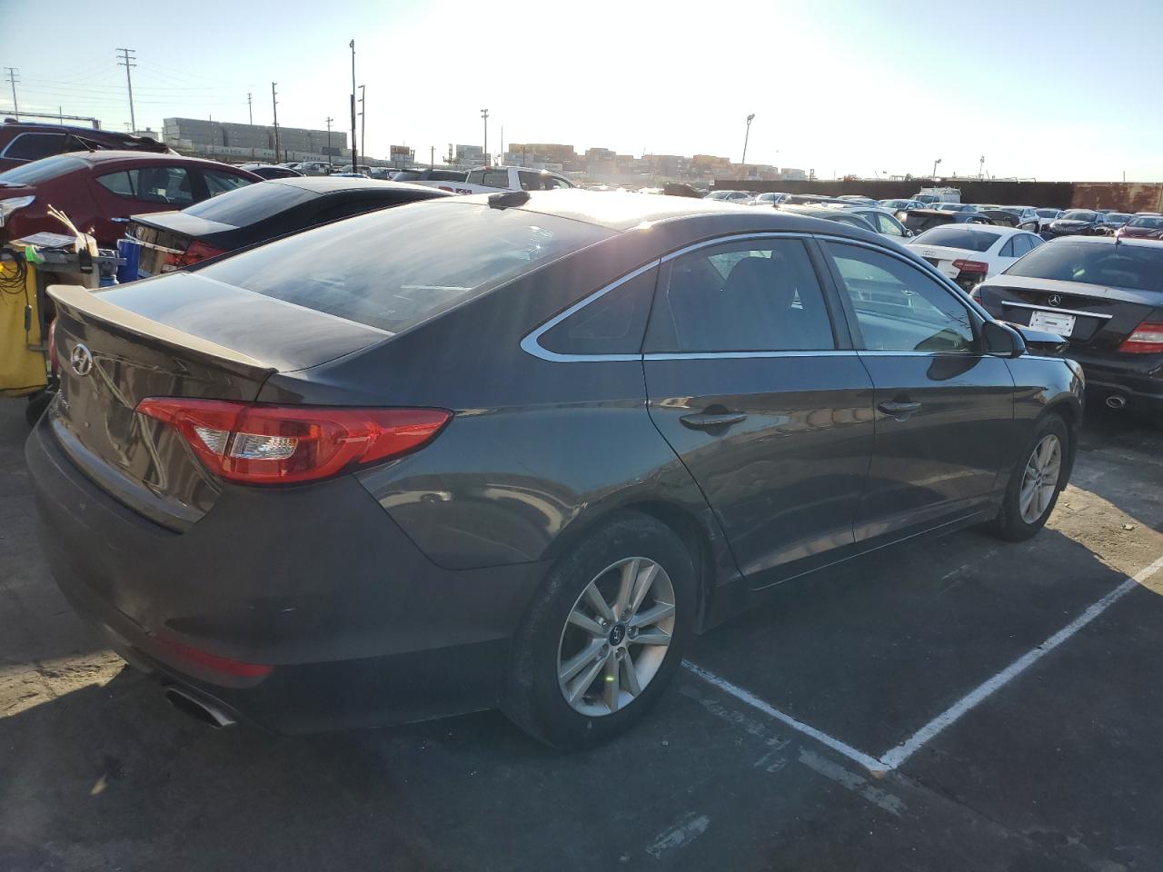 Изображение 3 2015 HYUNDAI SONATA SE 2015 с VIN 5NPE24AF6FH177982