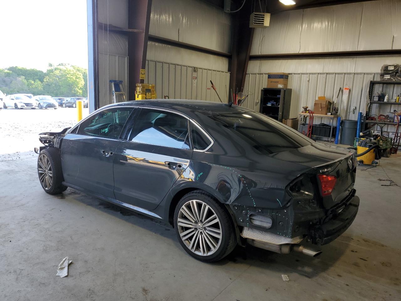 Изображение 2 2014 VOLKSWAGEN PASSAT SE 2014 с VIN 1VWBT7A34EC096171