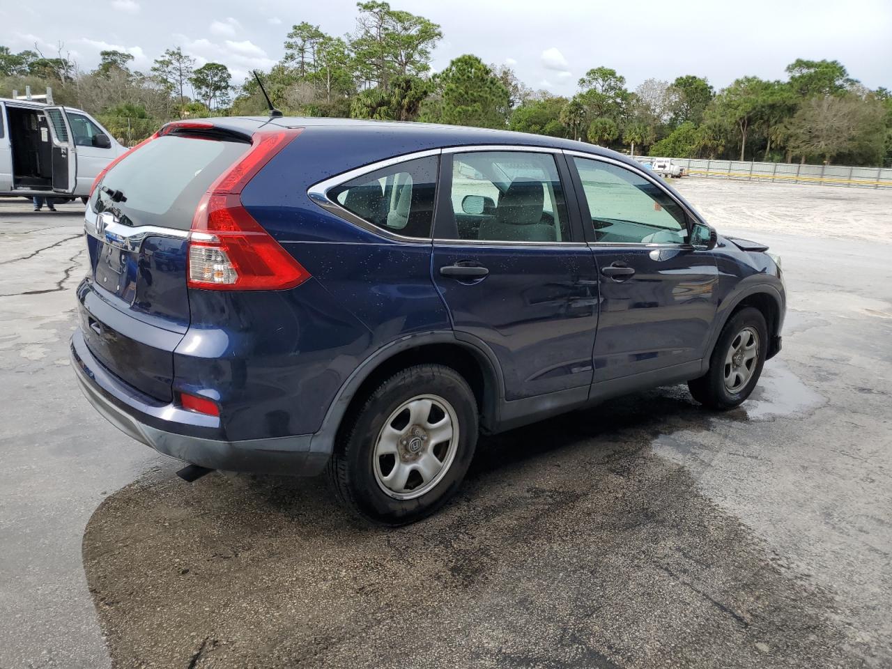 Image 3 of 2015 HONDA CR-V LX 2015 with VIN 2HKRM3H36FH505516