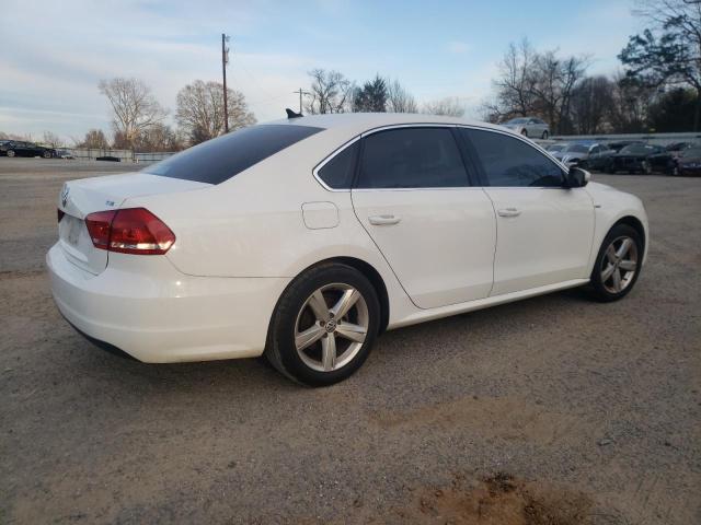 Image 3 of 2015 VOLKSWAGEN PASSAT S 2015 with VIN 1VWAT7A31FC100898