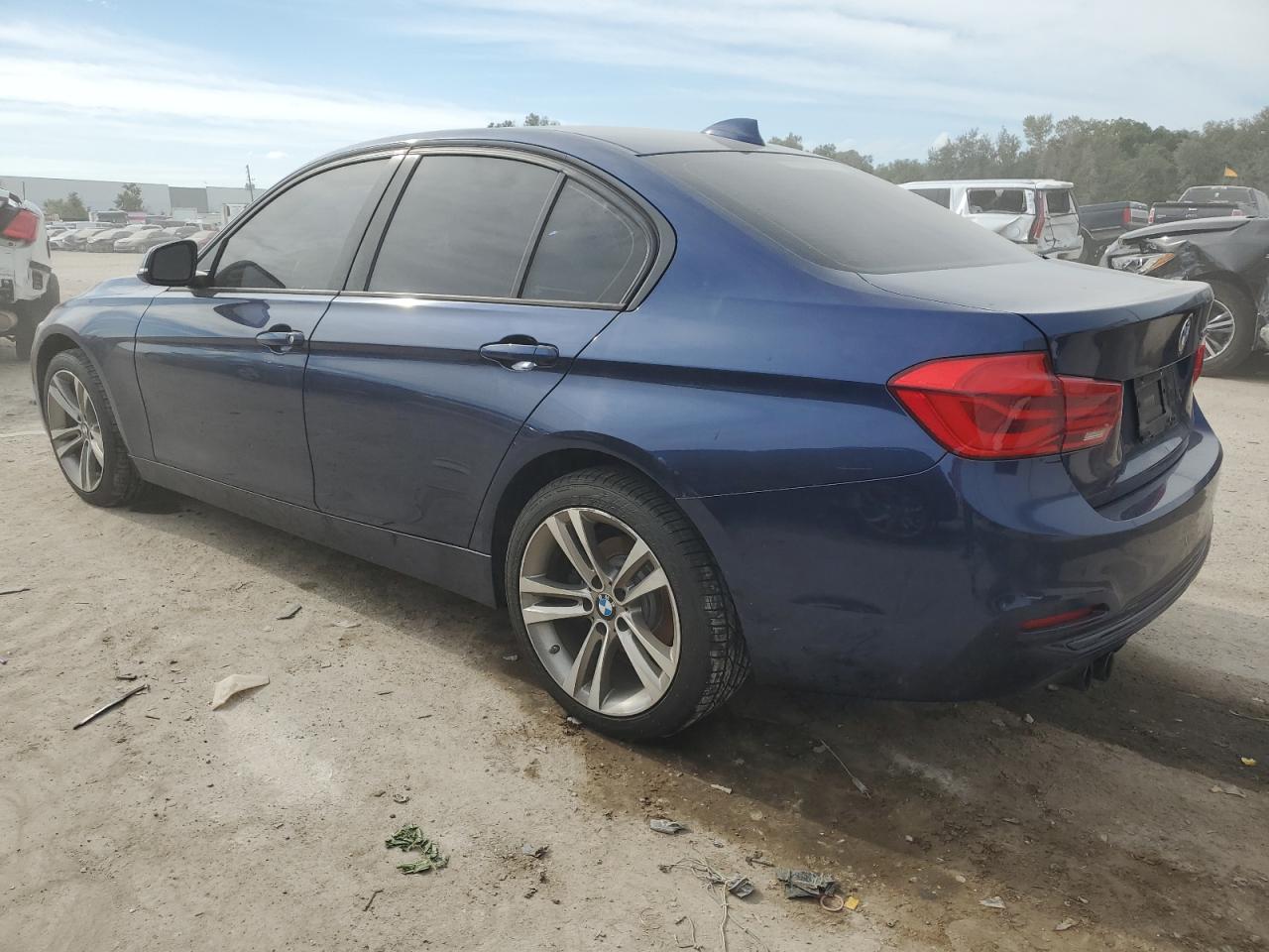 Obraz 2 z 2016 BMW 328 I SULEV 2016 z VIN WBA8E9G58GNT87613
