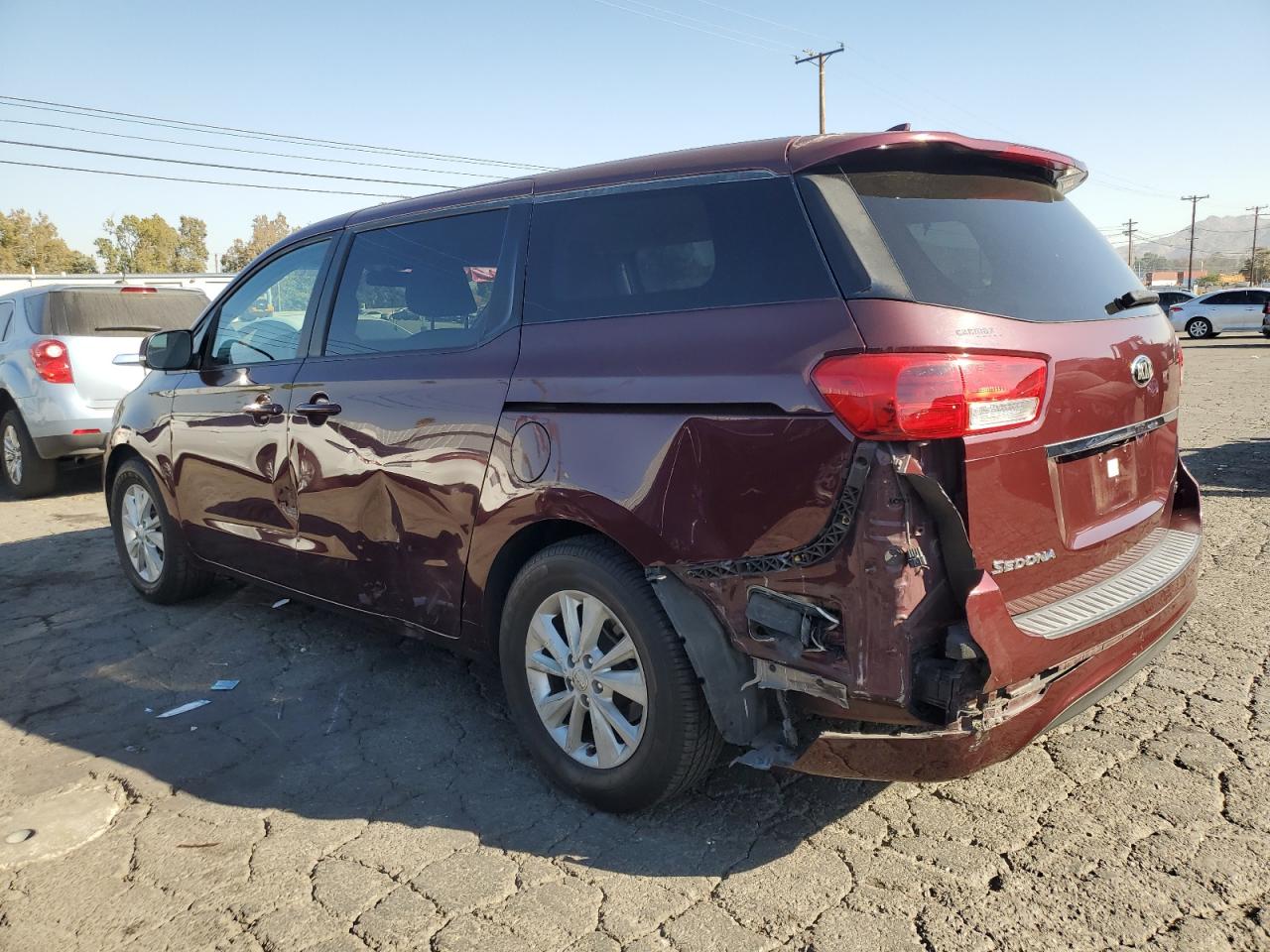 Изображение 2 2017 KIA SEDONA LX 2017 с VIN KNDMB5C12H6232587