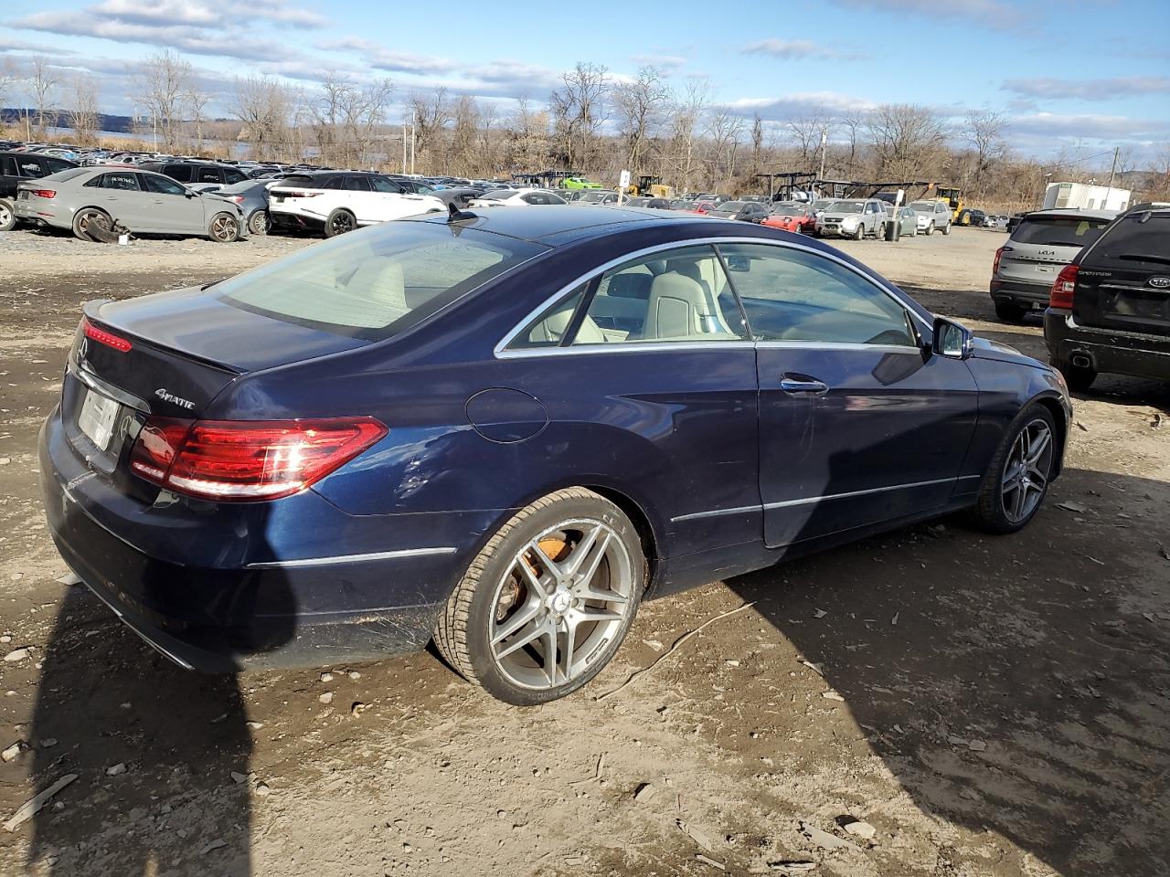 Obraz 3 z 2014 MERCEDES-BENZ E 350 4MATIC 2014 z VIN WDDKJ8JB3EF290135