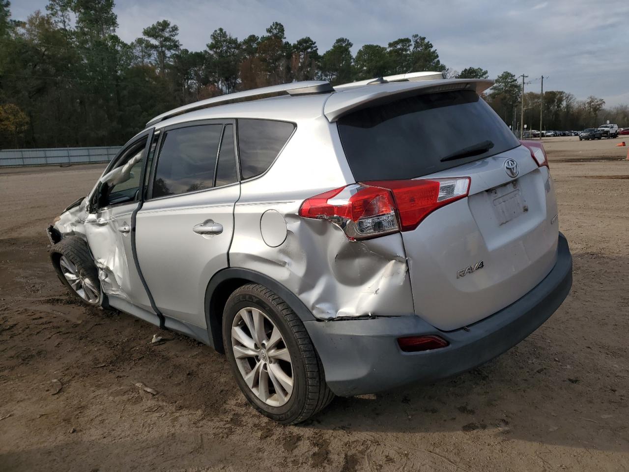 Image 2 of 2015 TOYOTA RAV4 LIMITED 2015 with VIN 2T3YFREV2FW164865