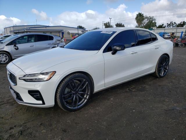 Image 1 of 2020 VOLVO S60 T6 R-DESIGN 2020 with VIN 7JRA22TMXLG039684