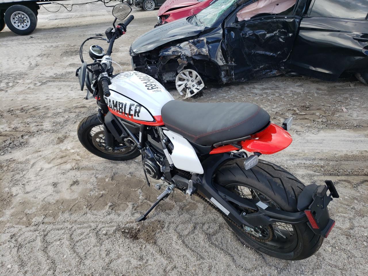 Image 3 of Ducati Scrambler Desert Sled 2022 with VIN ML0KAFPM4NT006410