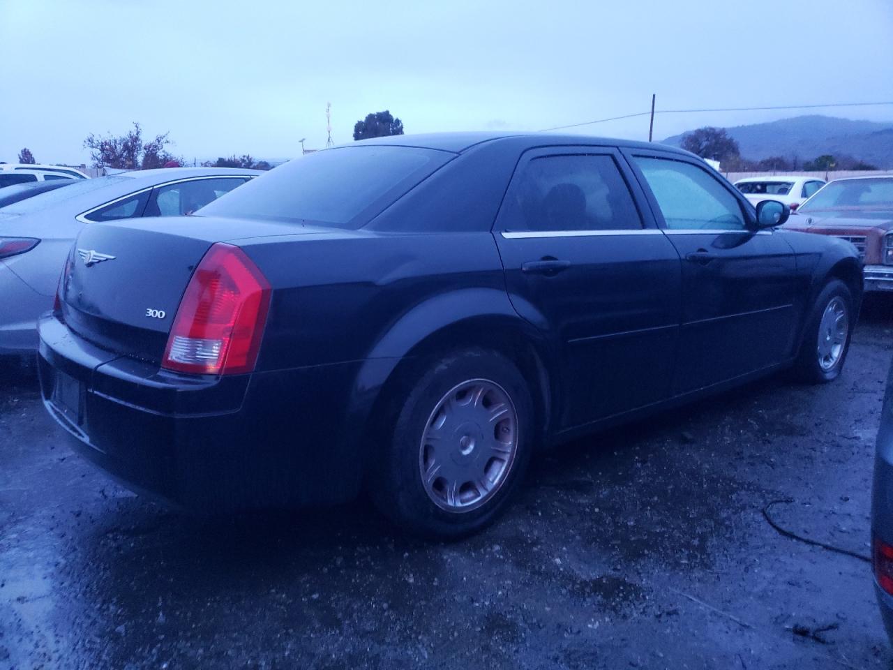 Image 3 of 2006 CHRYSLER 300  2006 with VIN 2C3KA43R36H506874