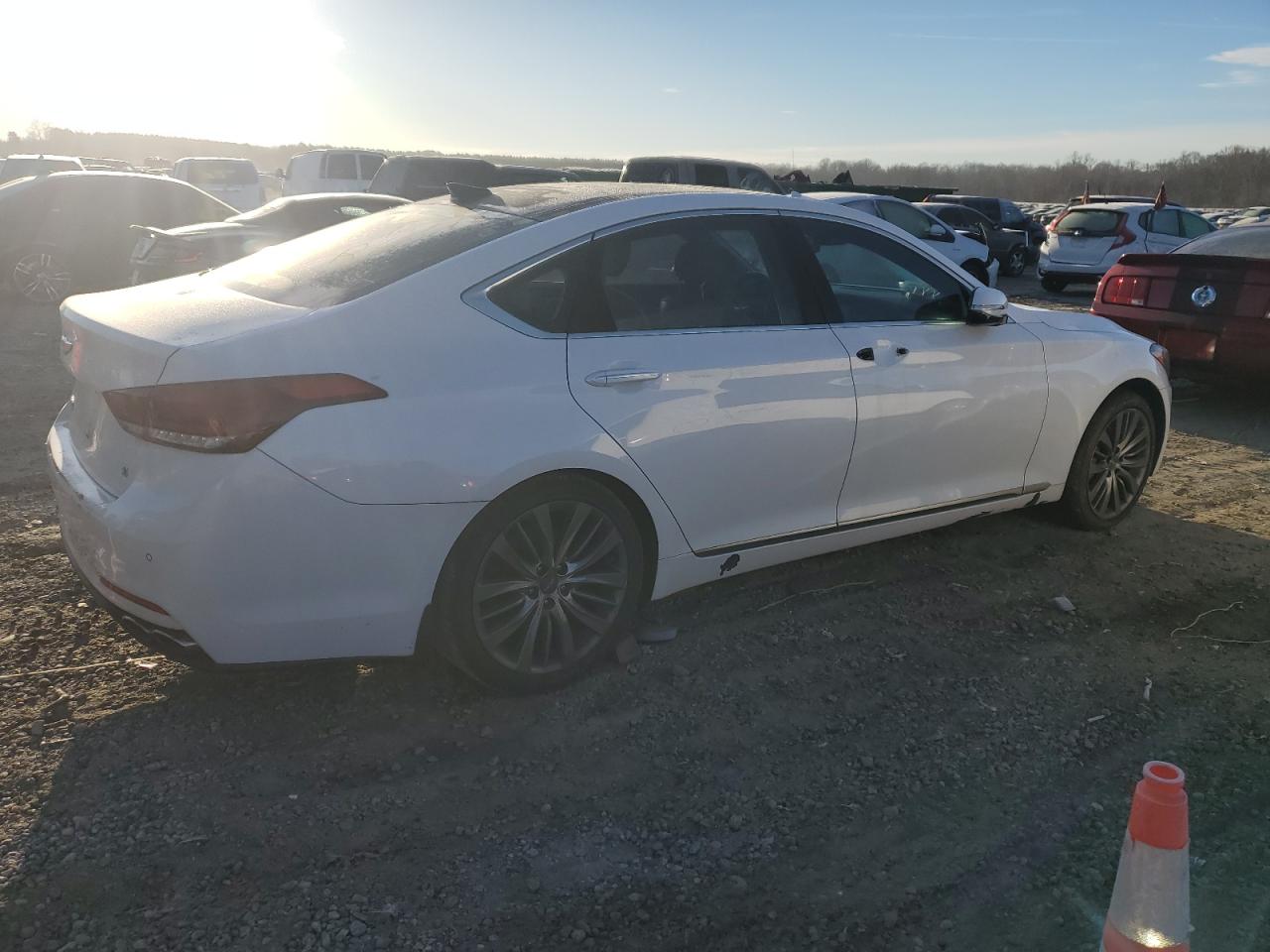 Image 3 of 2015 HYUNDAI GENESIS 5.0L 2015 with VIN KMHGN4JF8FU076704