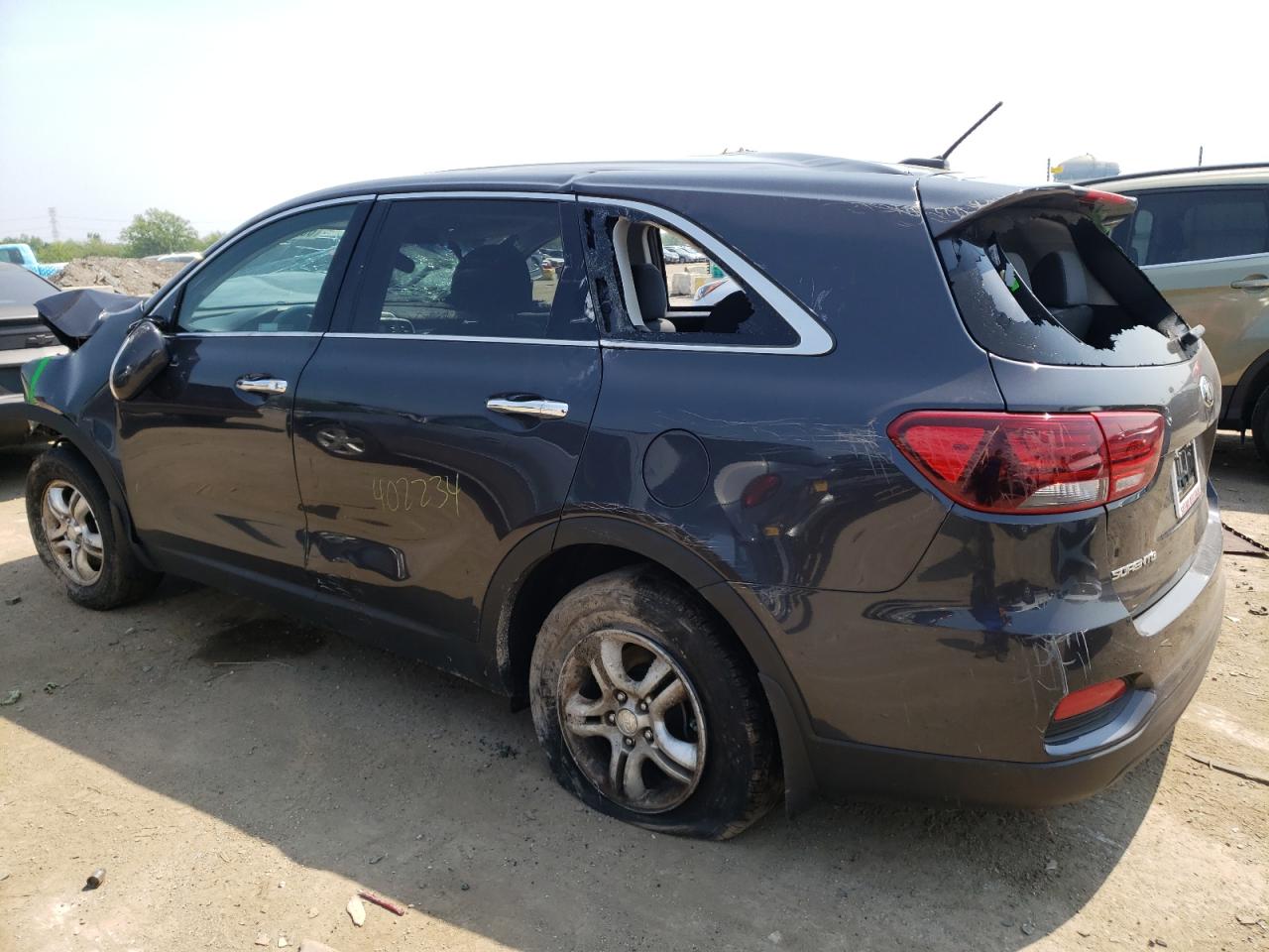 Image 2 of 2019 KIA SORENTO L 2019 with VIN 5XYPG4A33KG547285