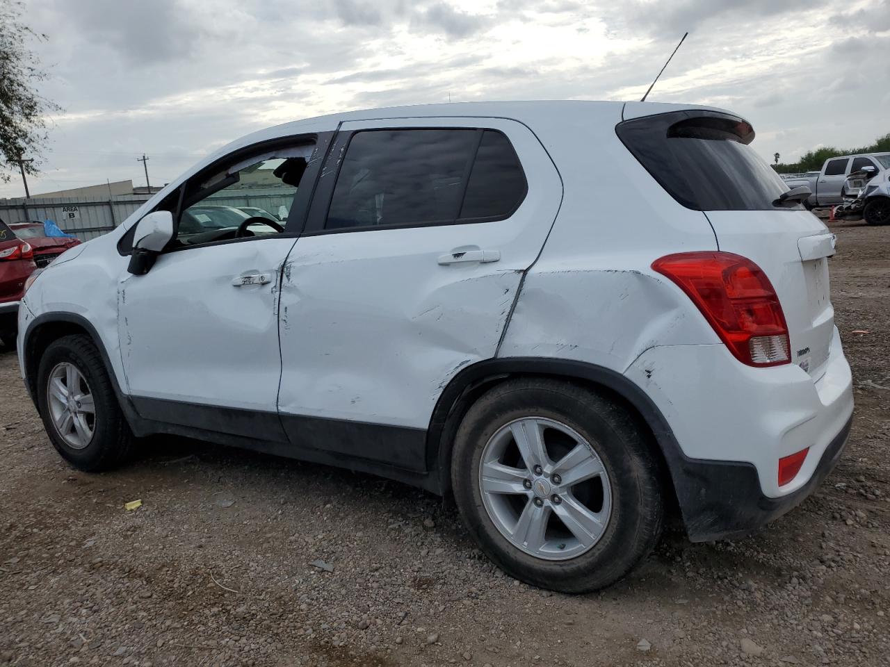 Image 2 of 2021 CHEVROLET TRAX LS 2021 with VIN KL7CJKSB0MB332774