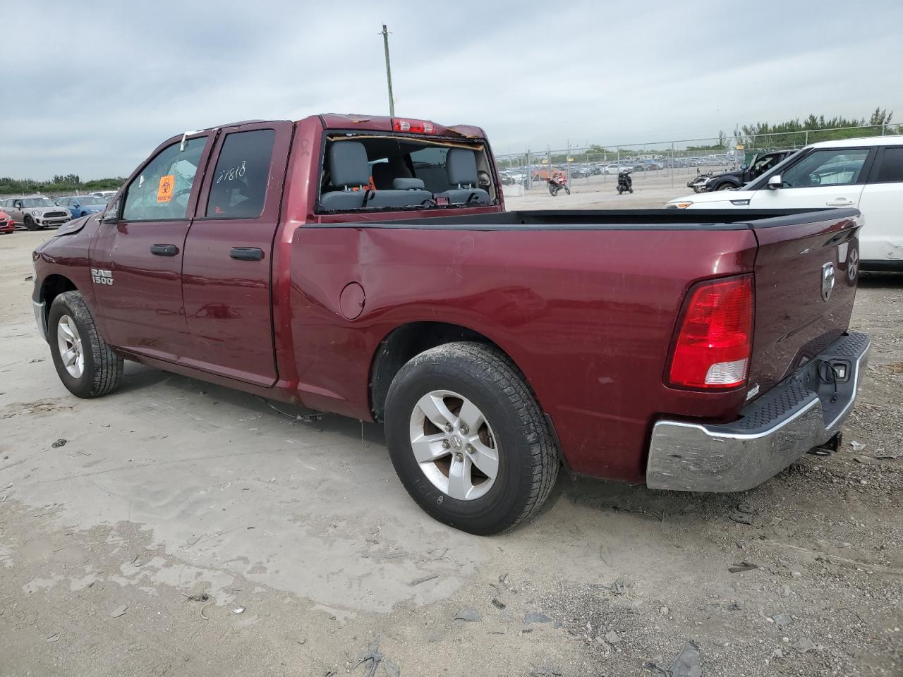 Image 2 of 2018 RAM 1500 ST 2018 with VIN 1C6RR6FG6JS132102