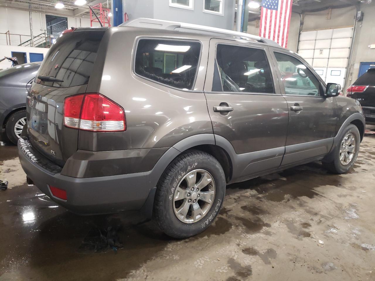 Изображение 3 2009 KIA BORREGO LX 2009 с VIN KNDJJ741795033025