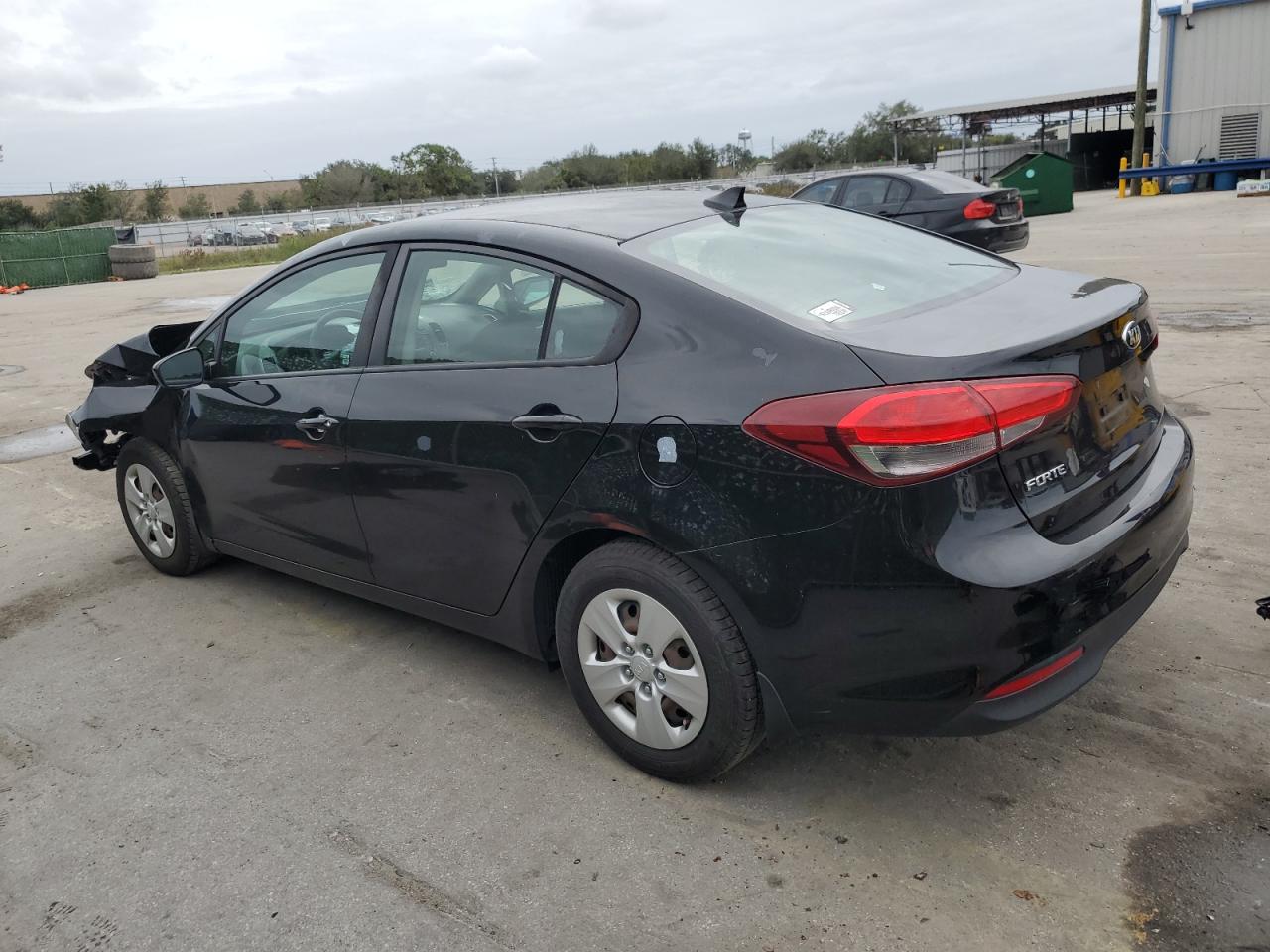 Изображение 2 2017 KIA FORTE LX 2017 с VIN 3KPFK4A79HE091070