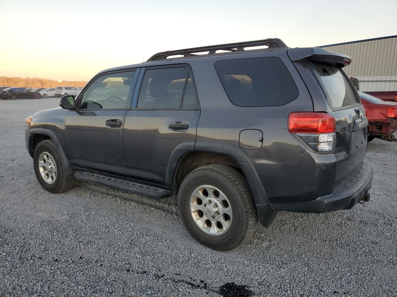 Obraz 2 z 2013 TOYOTA 4RUNNER SR5 2013 z VIN JTEBU5JR4D5124073
