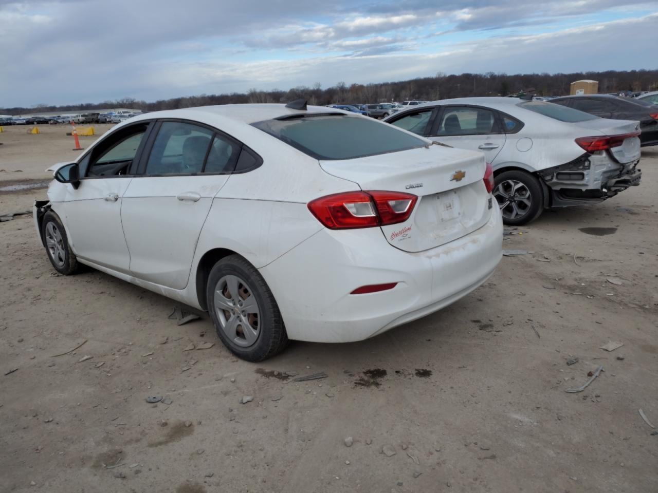 Изображение 2 2018 CHEVROLET CRUZE LS 2018 с VIN 1G1BC5SM4J7177830