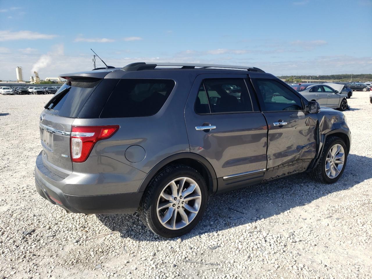 Image 3 of 2014 FORD EXPLORER LIMITED 2014 with VIN 1FM5K8F83EGB49959