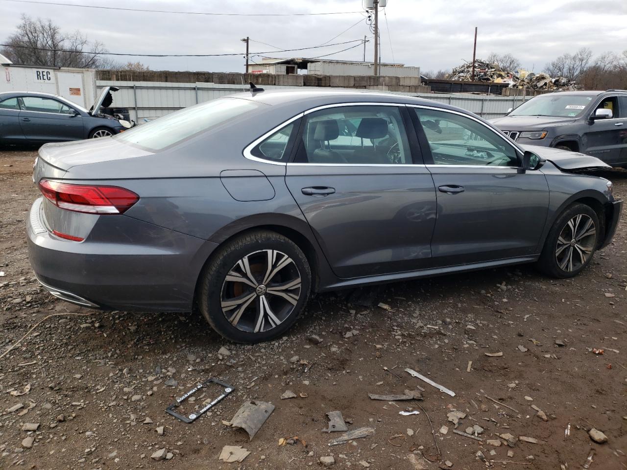 Image 3 of 2021 VOLKSWAGEN PASSAT SE 2021 with VIN 1VWSA7A38MC016956