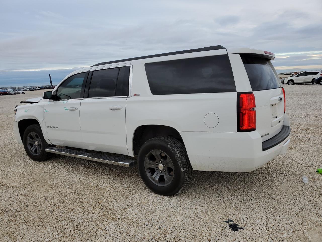 Obraz 2 z Chevrolet Suburban K1500 Lt 2016 z VIN 1GNSKHKC1GR210998