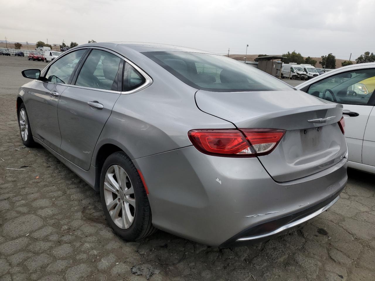 Изображение 2 2015 CHRYSLER 200 LIMITED 2015 с VIN 1C3CCCAB3FN572251