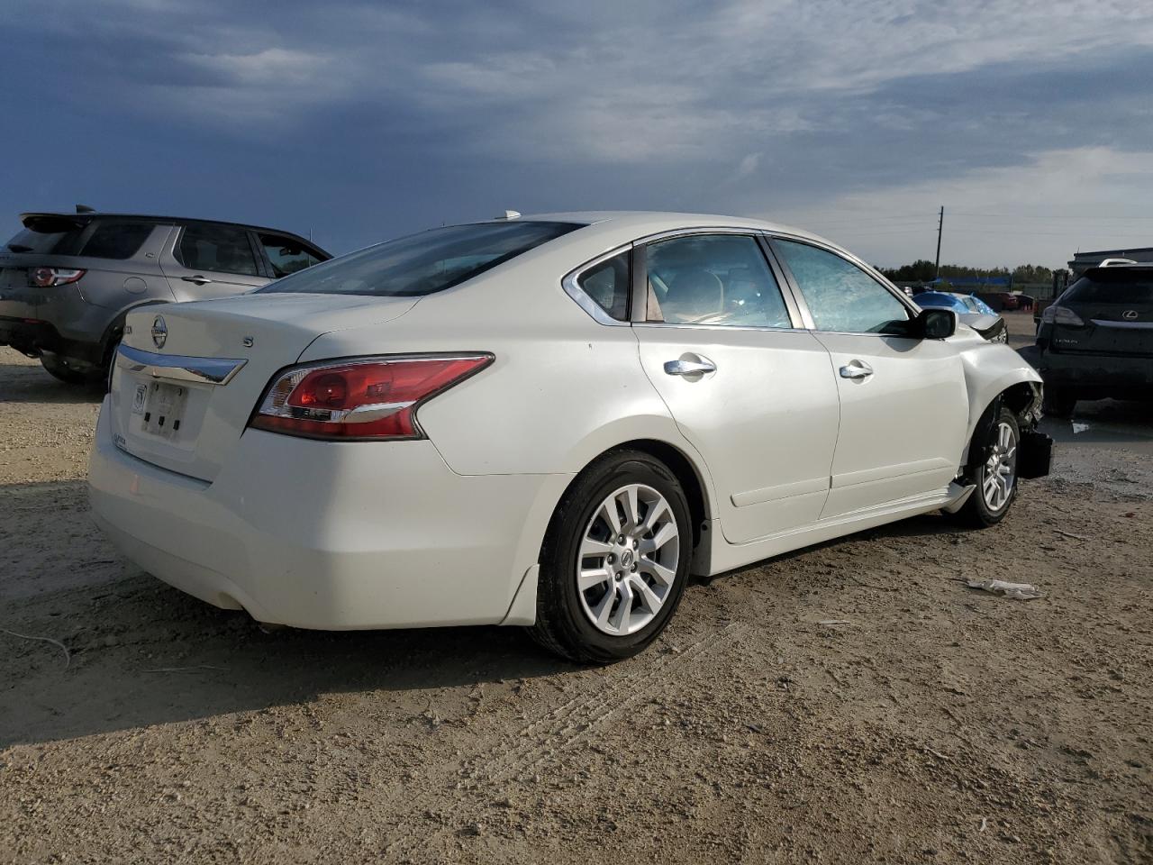 Изображение 3 2015 NISSAN ALTIMA 2.5 2015 с VIN 1N4AL3AP1FN316355
