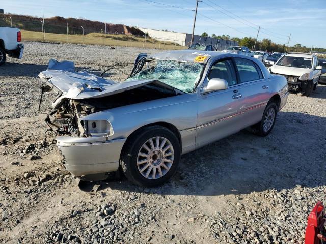 Image 1 of 2004 LINCOLN TOWN CAR EXECUTIVE 2004 with VIN 1LNHM81WX4Y653804