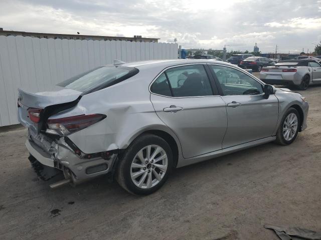 Obraz 3 z 2023 TOYOTA CAMRY LE 2023 z VIN 4T1C11AK5PU762609